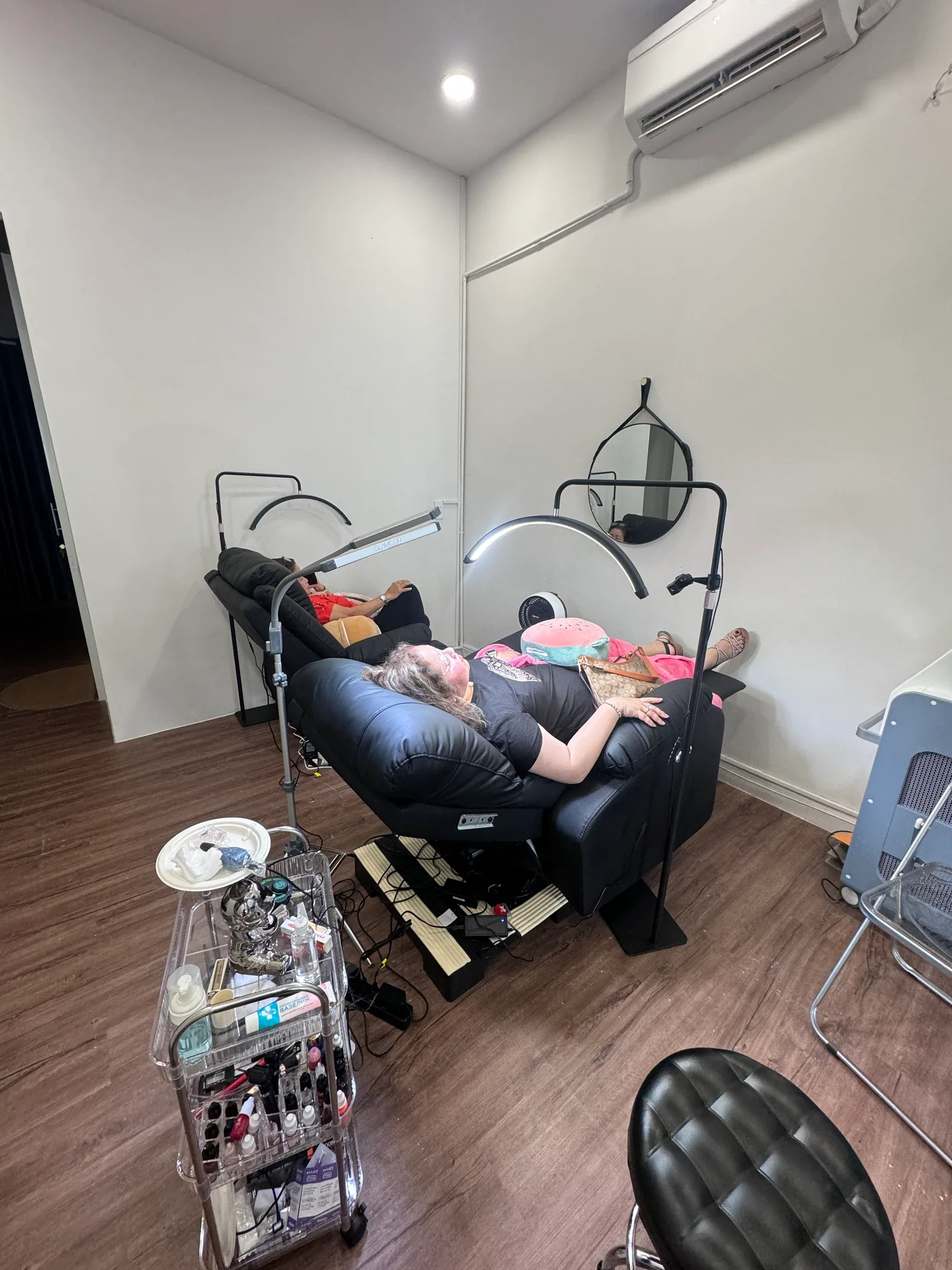 Chi tiết nội thất ấm cúng bên trong studio T Beauty Sài Gòn